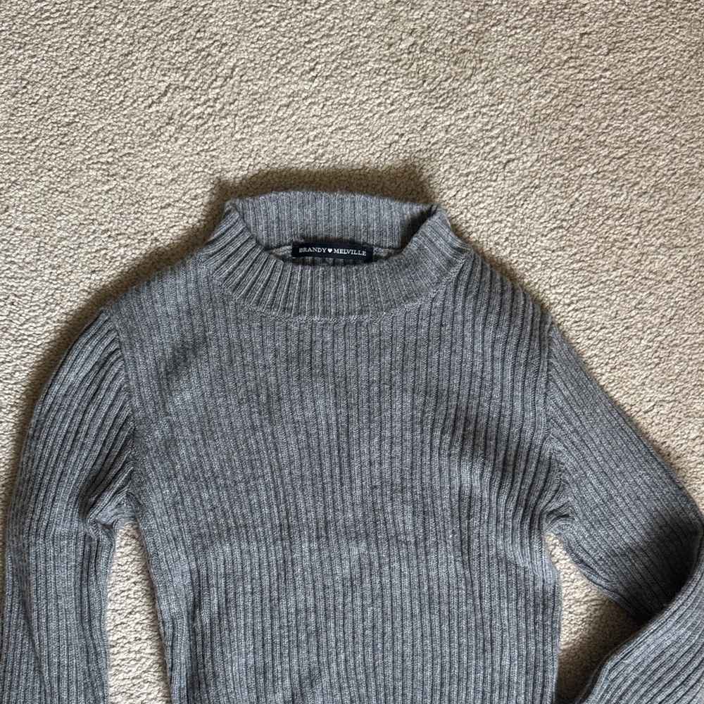 Brandy Melville Gray Ribbed Mock Turtleneck Semi-Cropped Sweater